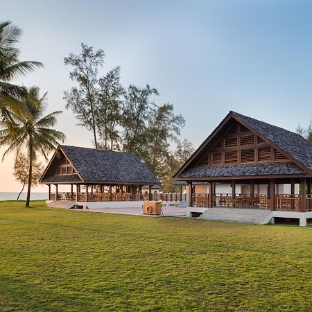 Le Menara Khao Lak Hotel Kültér fotó