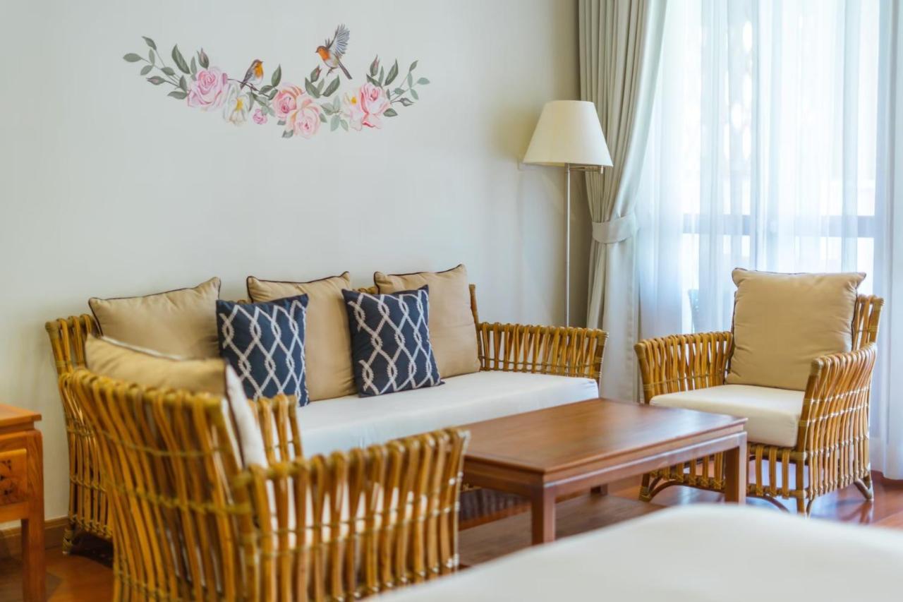 Le Menara Khao Lak Hotel Kültér fotó