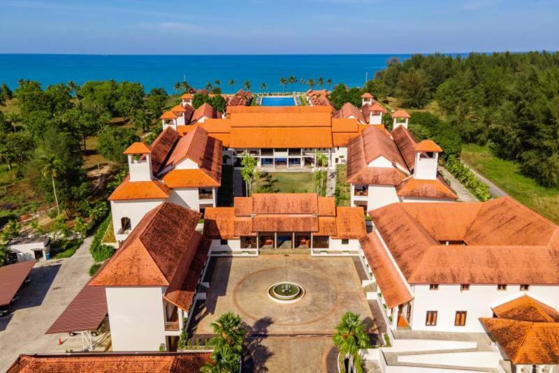 Le Menara Khao Lak Hotel Kültér fotó