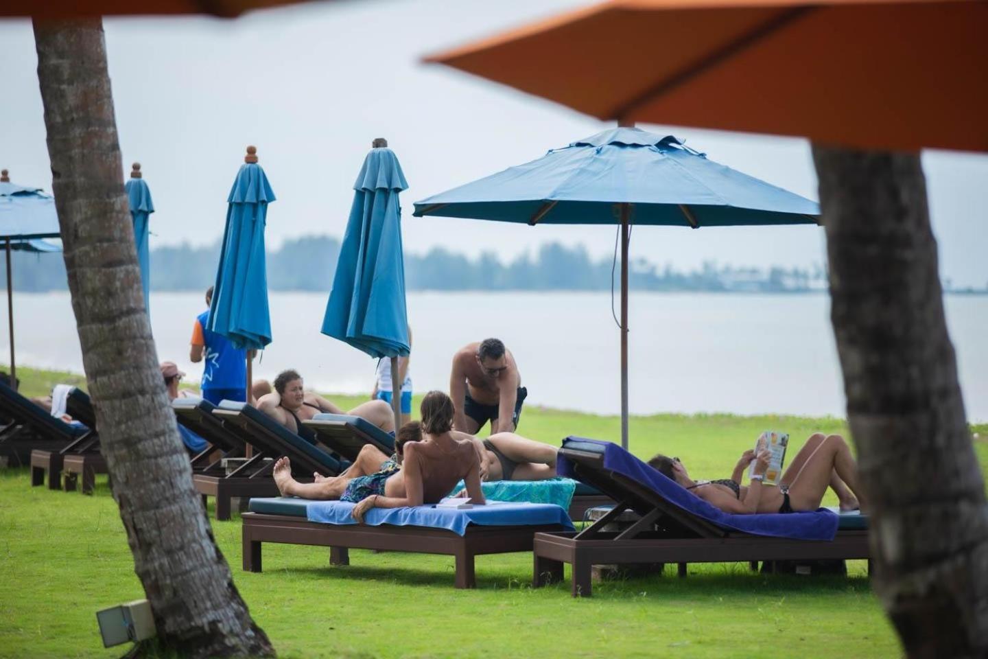 Le Menara Khao Lak Hotel Kültér fotó