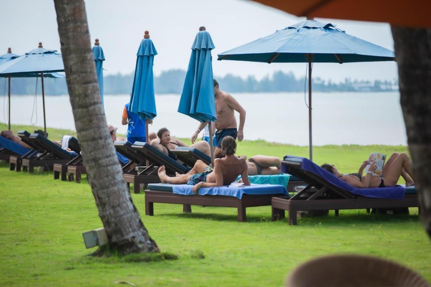Le Menara Khao Lak Hotel Kültér fotó